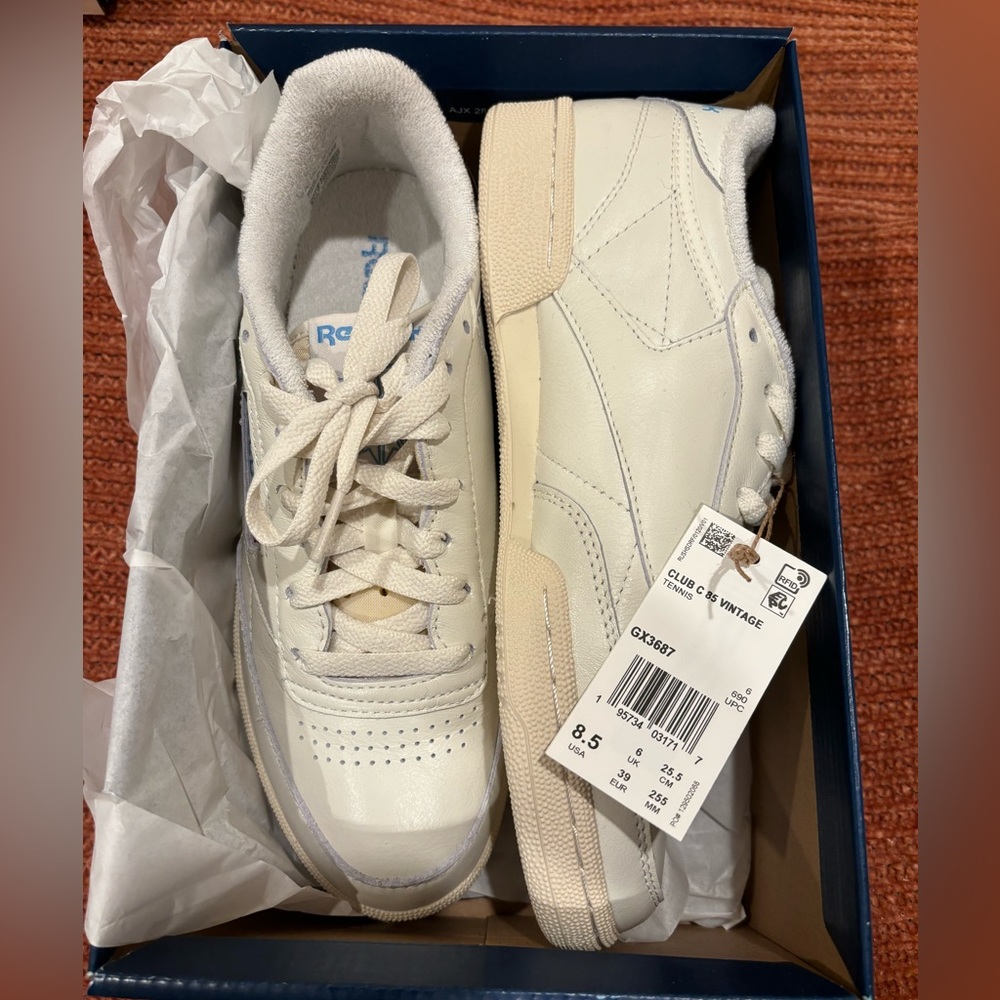Women’s Size 8.5 Club C 85 Vintage Reebok Shoes
